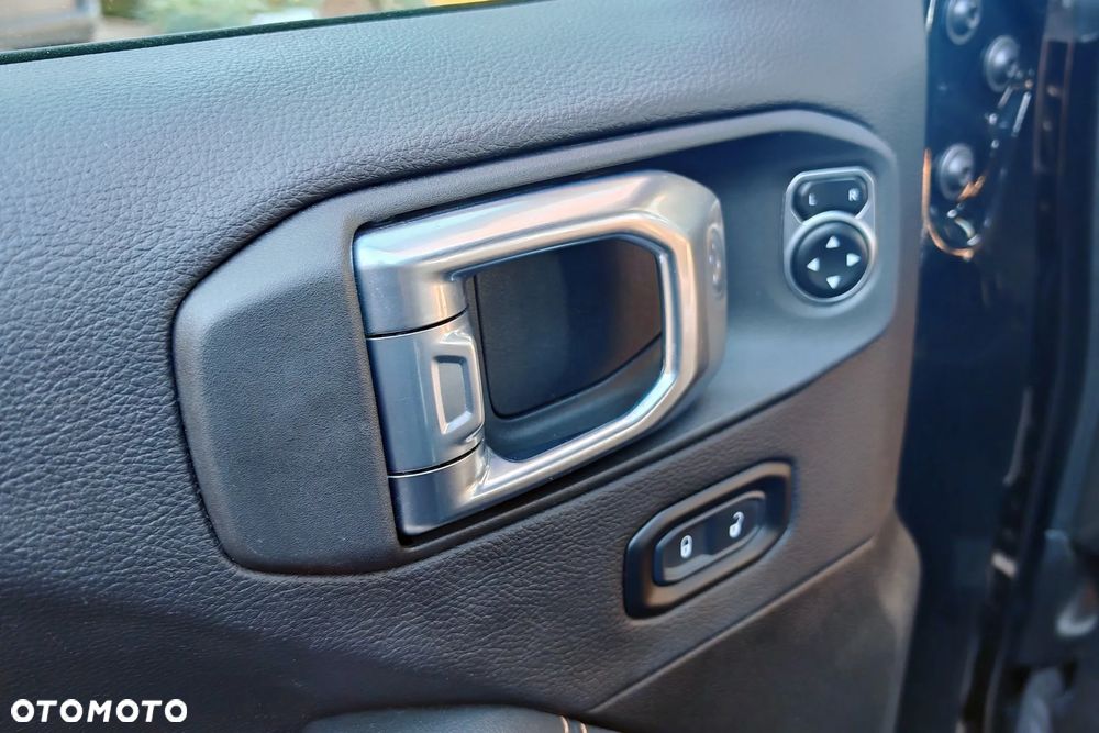 Jeep Wrangler Unlimited GME 2.0 Turbo Sahara - 16