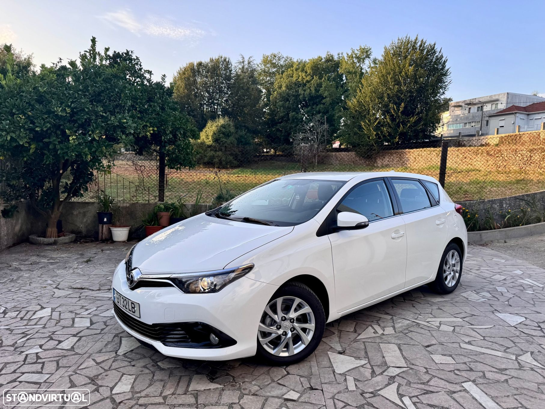 Toyota Auris 1.2T Exclusive - 4
