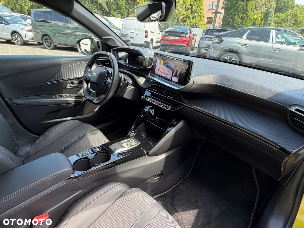 Peugeot 208 1.2 mHEV GT - 9