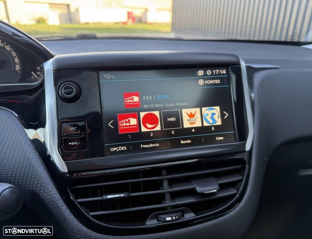 Peugeot 208 1.2 PureTech GT Line EAT6 - 32