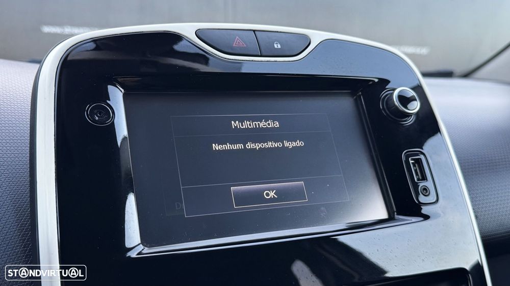 Renault Clio Sport Tourer 1.5 dCi Dynamique S - 17