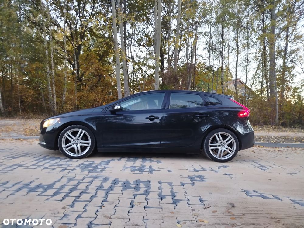 Volvo V40 2012 photo 3