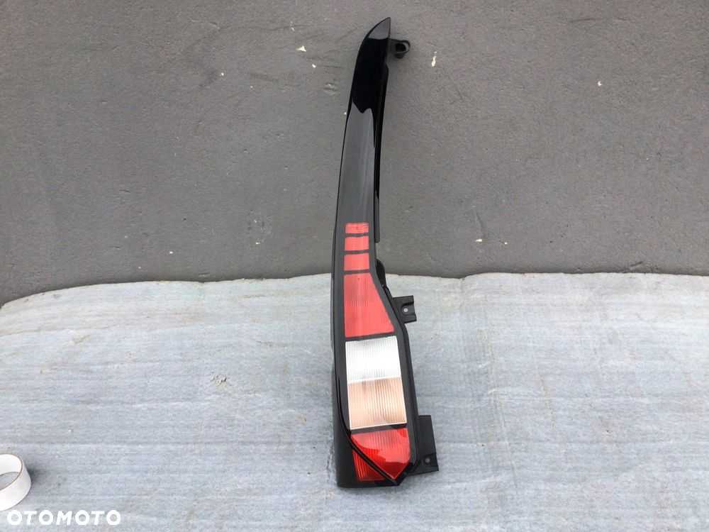 Lampa tylna lewa VW Caddy 2K7