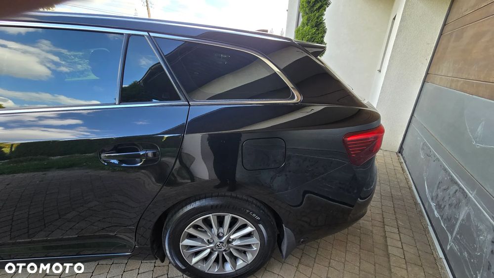 Toyota Avensis - 23