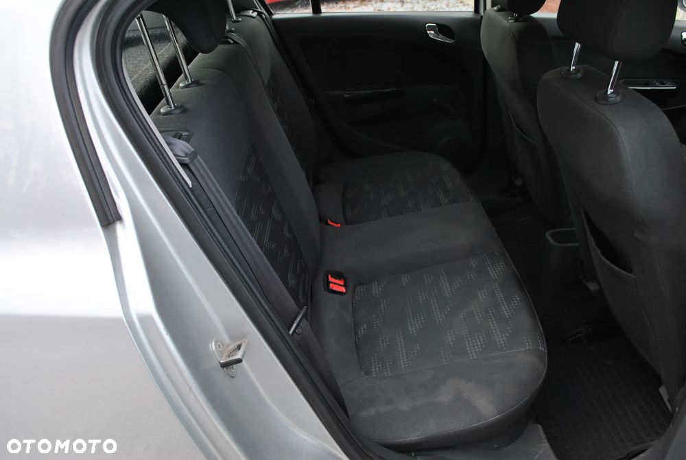 Opel Corsa 1.2 16V Enjoy - 12