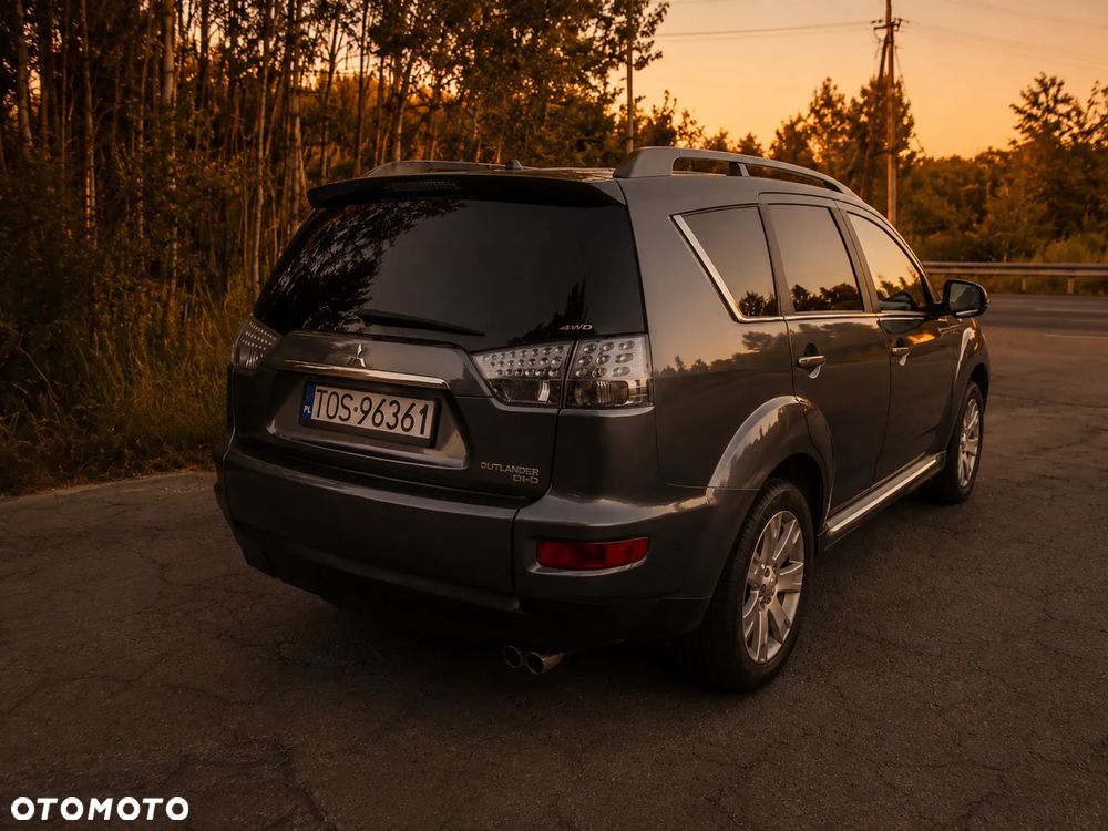 Mitsubishi Outlander - 9