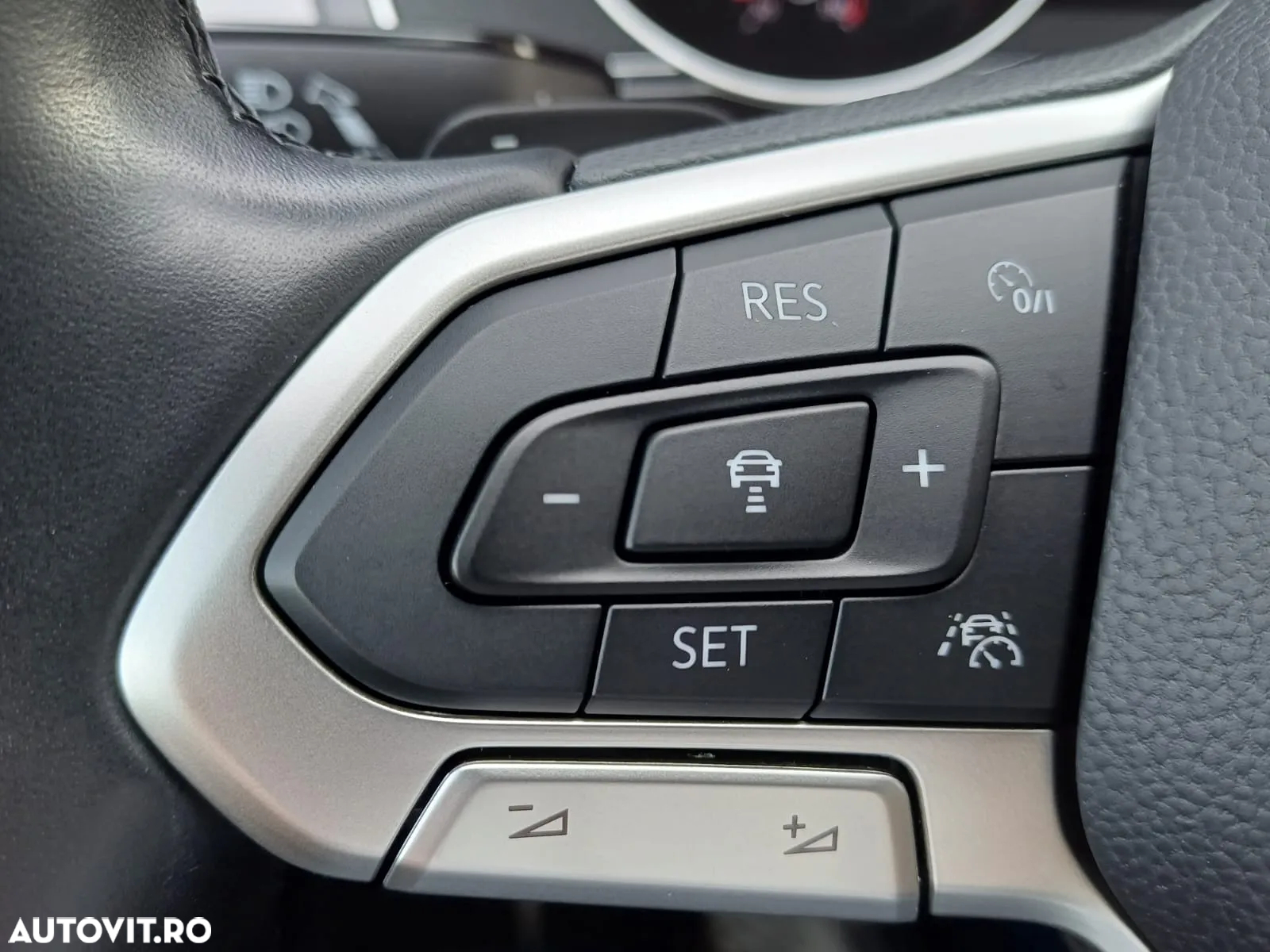 Volkswagen Passat 2.0 TDI DSG Comfortline - 13