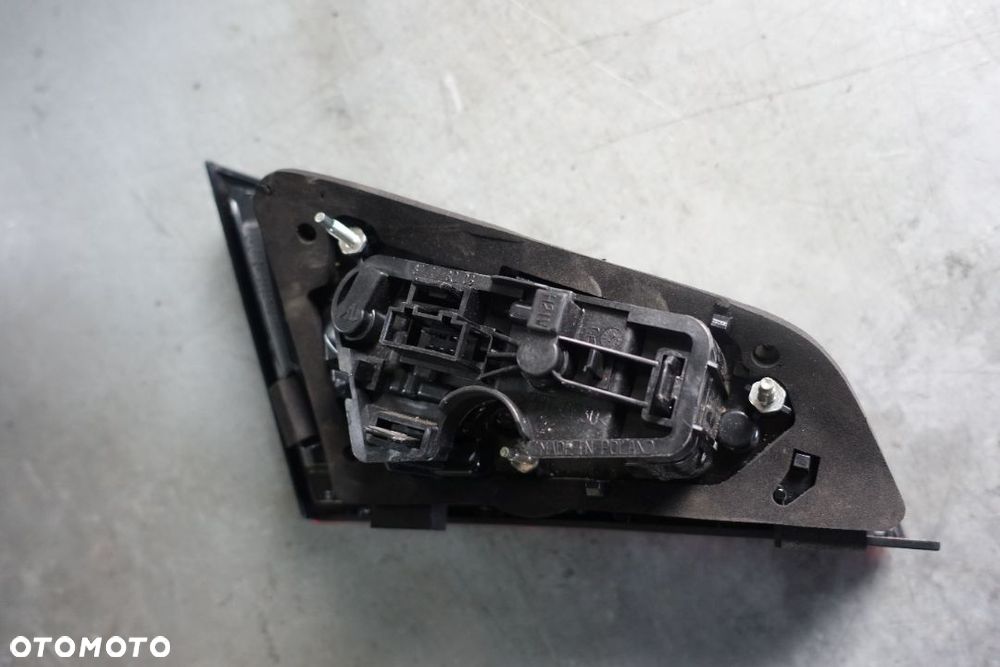 LAMPA PRAWA TYLNA KLAPY AUDI A3 SPORTBACK 15r. - 3