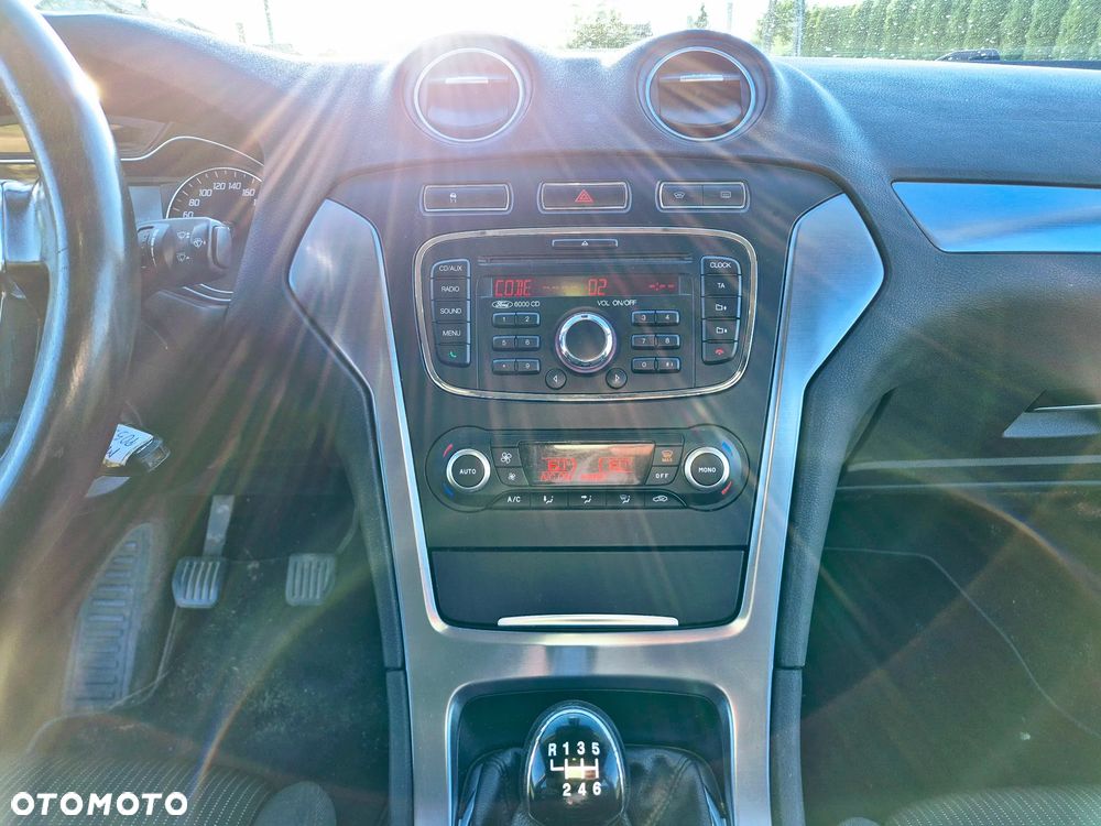 Ford Mondeo 2.0 TDCi Business Edition - 11
