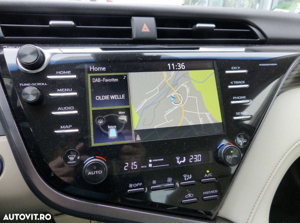 Toyota Camry Executive - 16