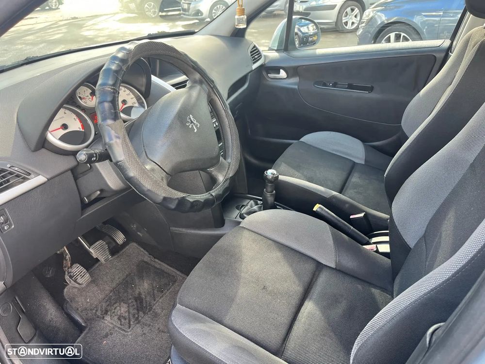 Peugeot 207 1.4 HDi Premium - 9