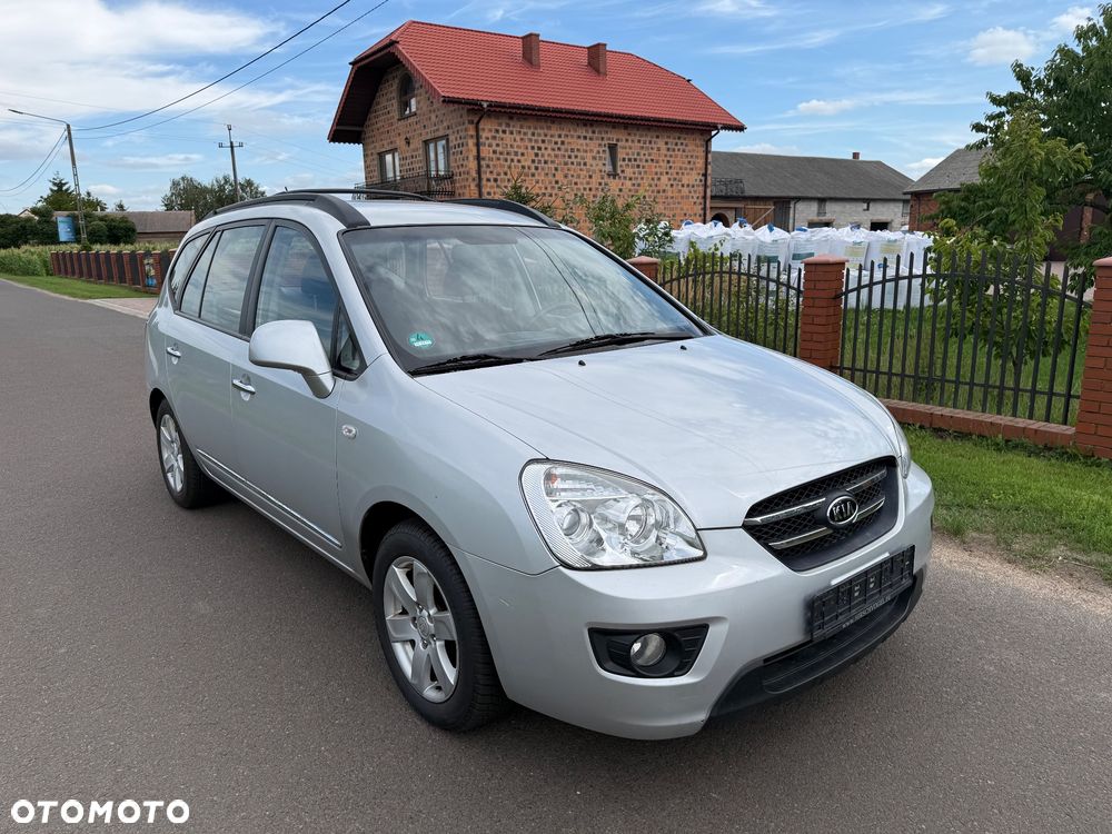 Kia Carens - 7