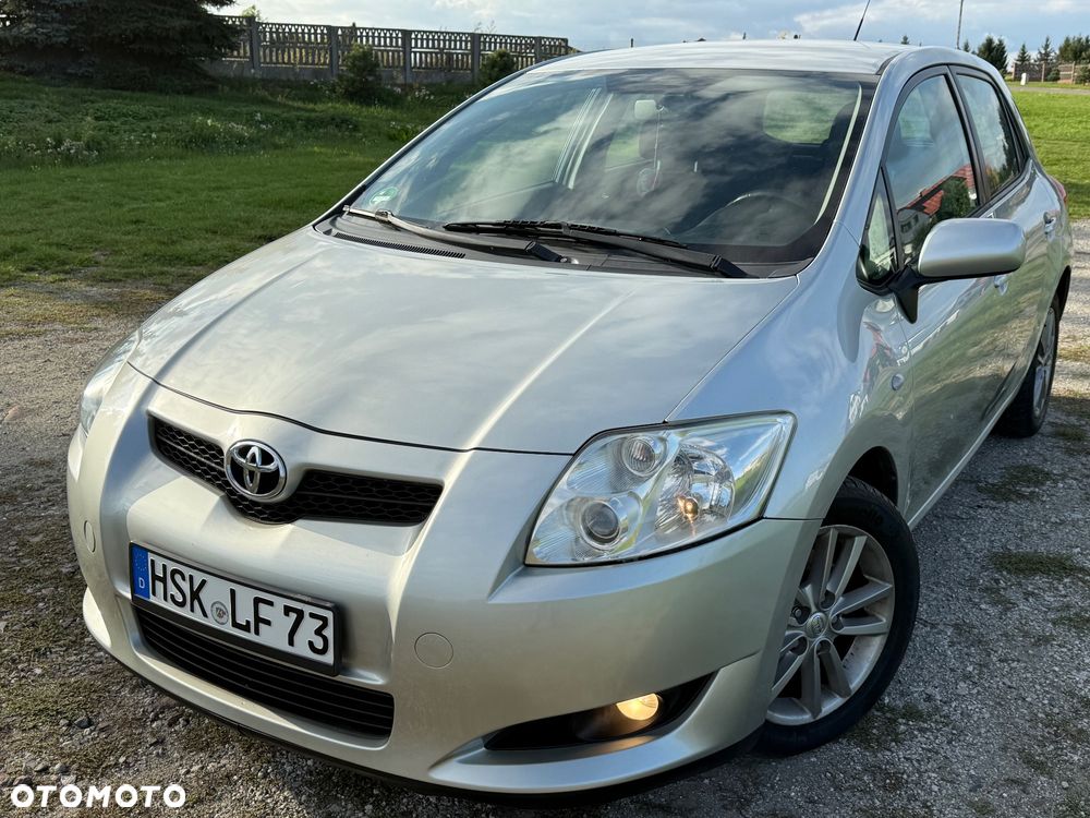 Toyota Auris 2.0 D-4D Luna - 1