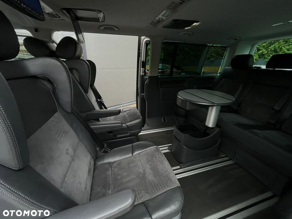 Volkswagen Multivan - 32