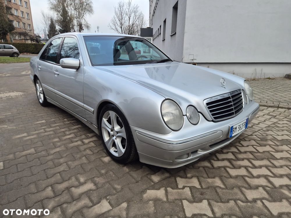 Mercedes-Benz Klasa E 220 CDI Avantgarde - 4
