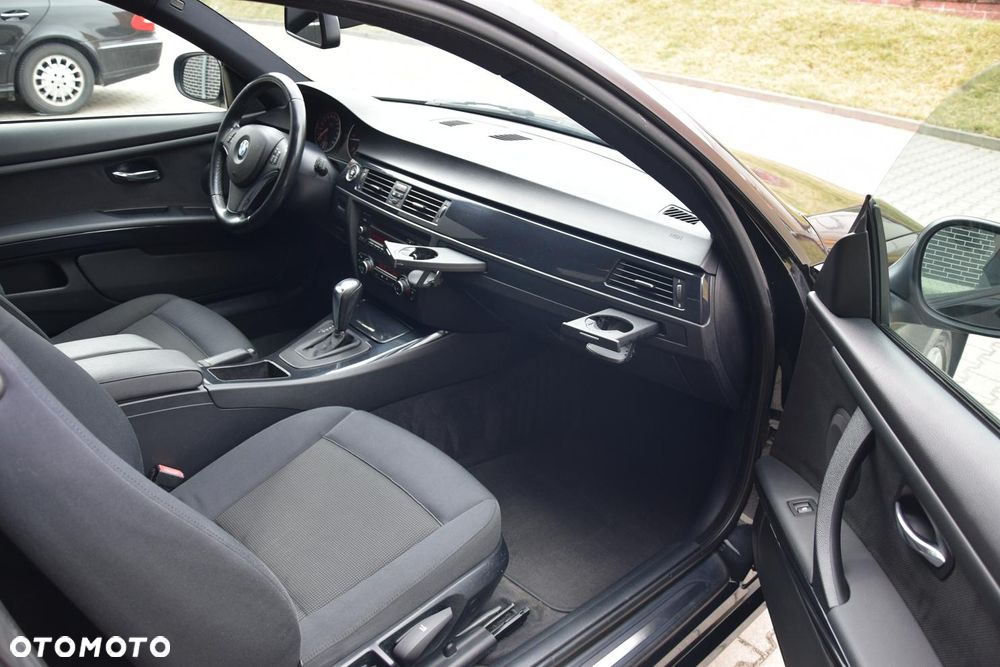 BMW Seria 3 320d Edition Exclusive - 9