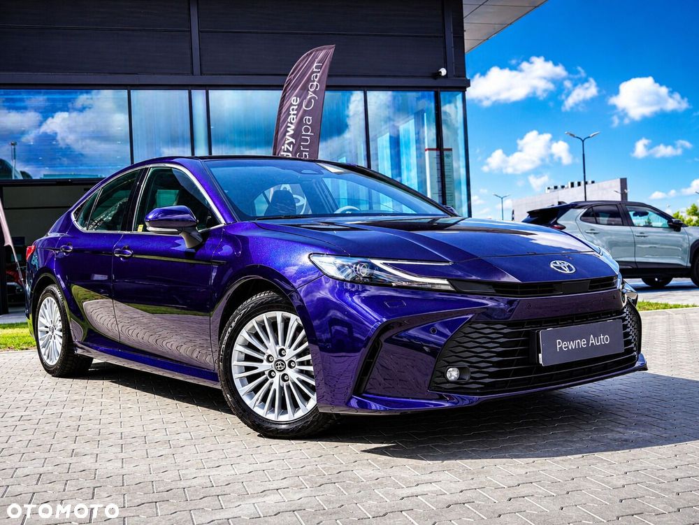 Toyota Camry - 1
