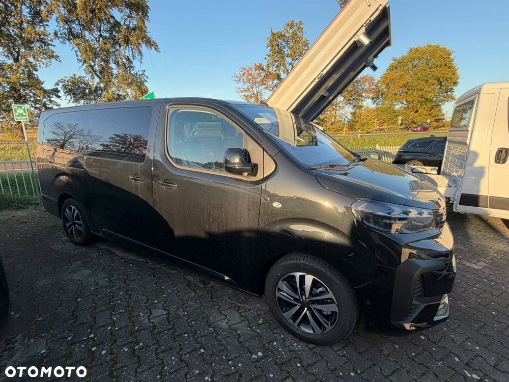Peugeot Traveller - 8