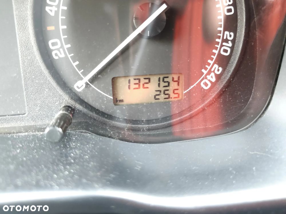 Skoda Octavia 1.6 Tour - 10