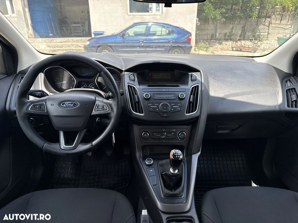 Ford Focus - 10