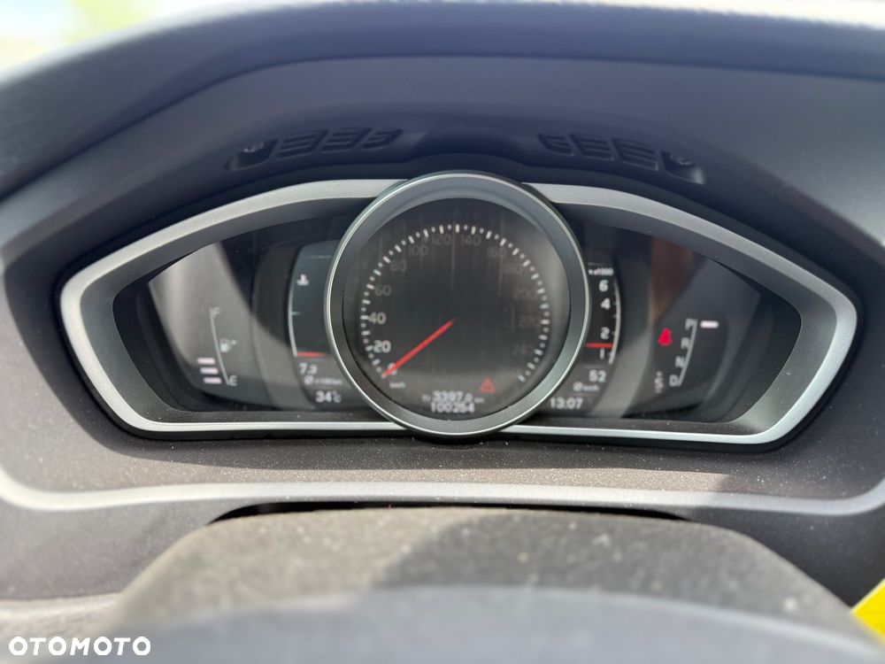 Volvo V40 T2 Geartronic RDesign - 14