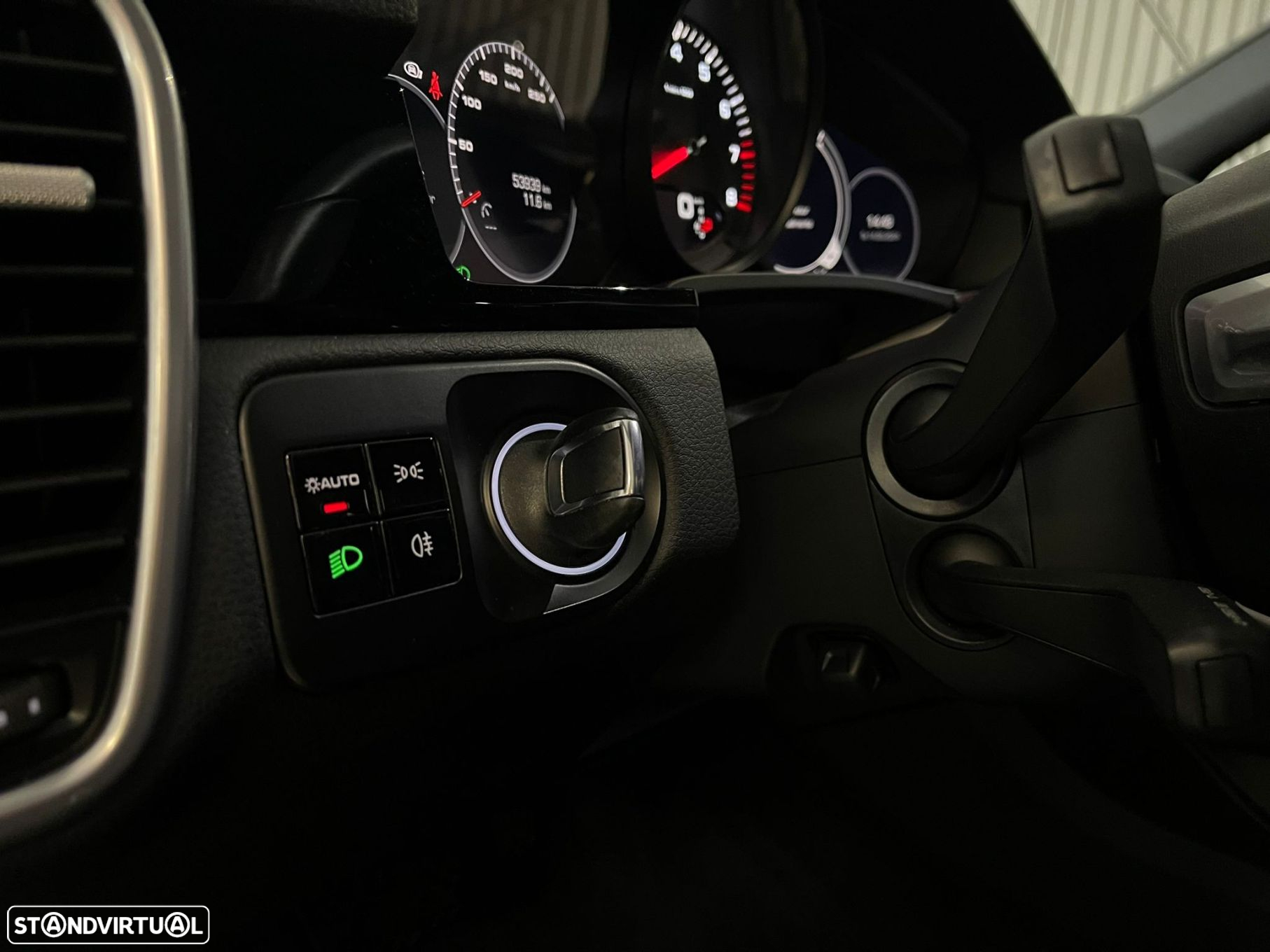 Porsche Cayenne Platinum Edition - 12