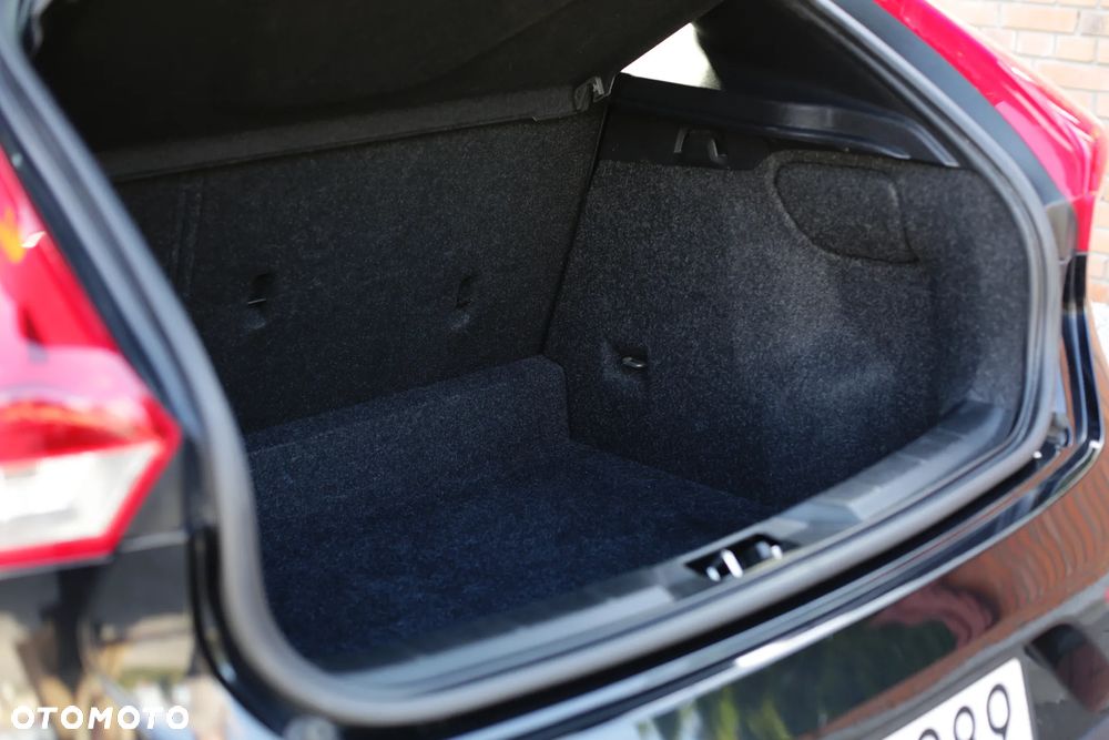 Volvo V40 D4 Drive-E R-Design Momentum - 12