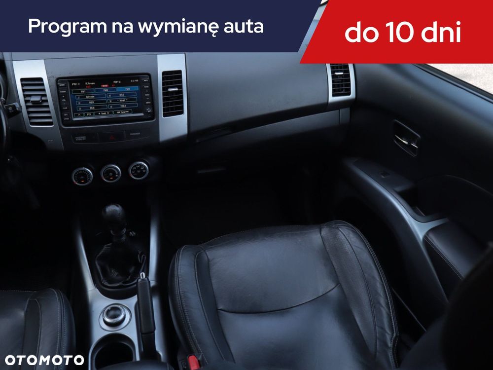Peugeot 4007 - 10