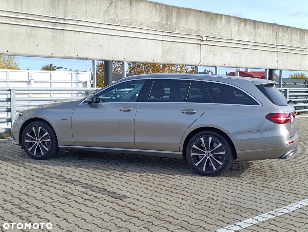 Mercedes-Benz Klasa E 300 de 4Matic T 9G-TRONIC - 18