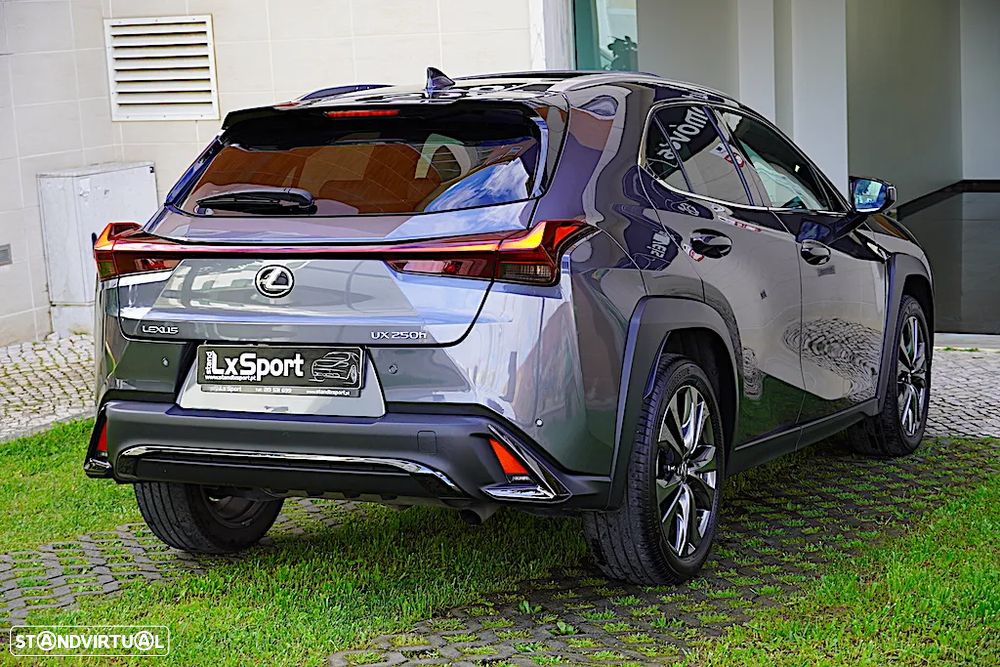 Lexus UX 250h F Sport - 9