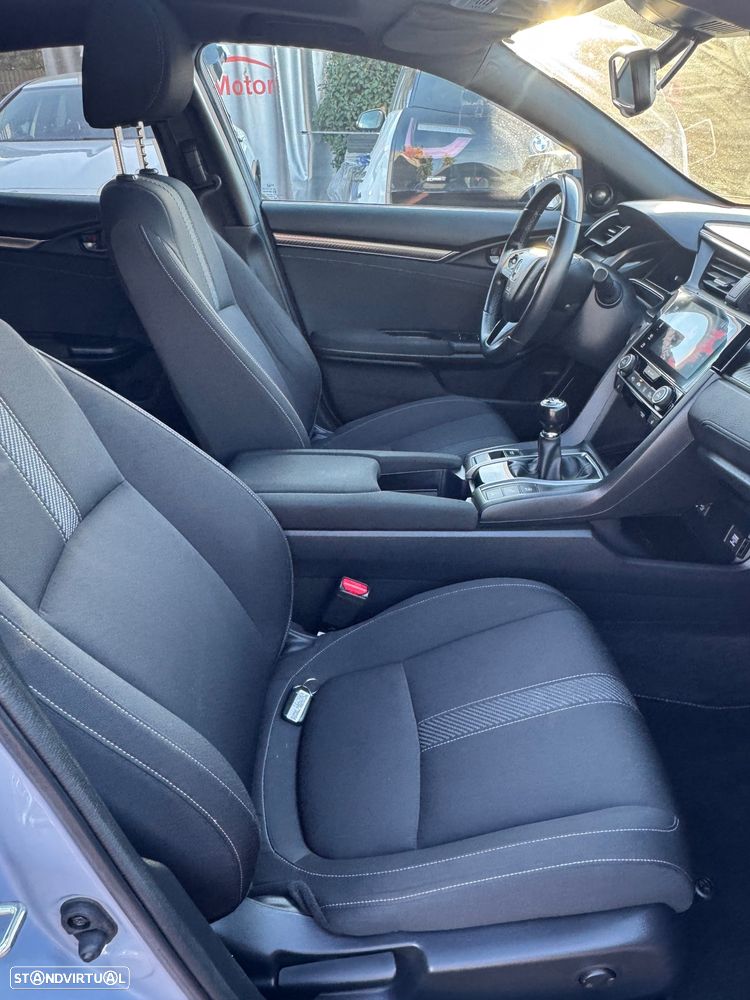 Honda Civic 1.5 i-VTEC Sport Plus - 23