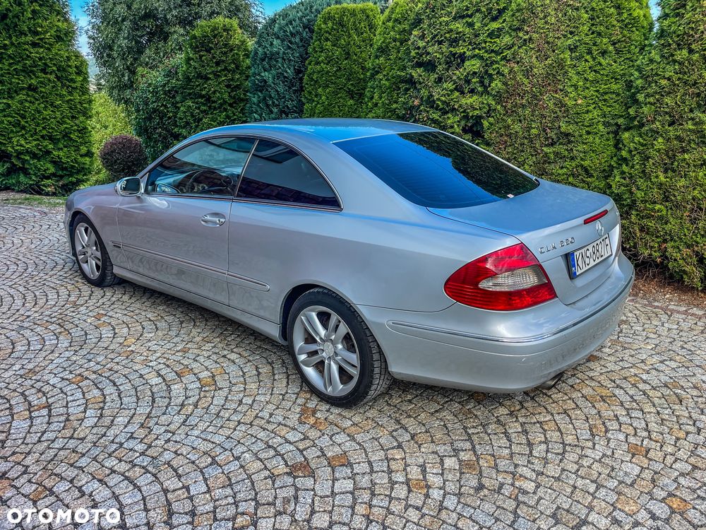 Mercedes-Benz CLK Coupe 220 CDI Avantgarde Sport Edition - 4