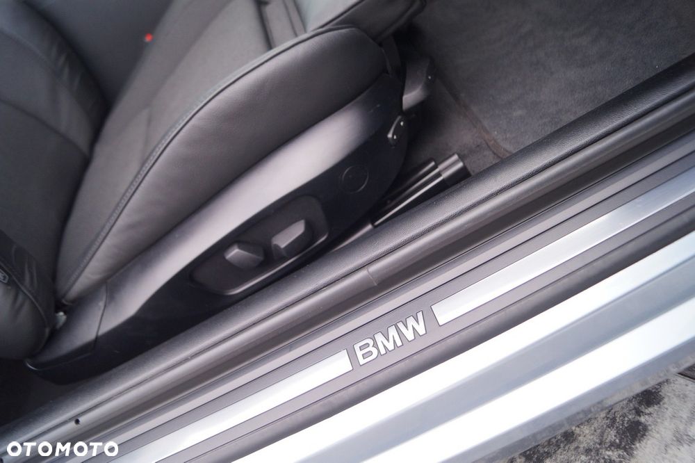 BMW Seria 3 325i - 26