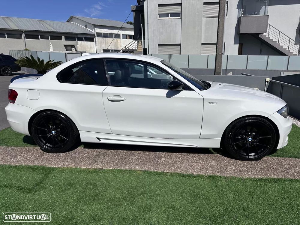 BMW 120 d Limited Edition Lifestyle c/ M Sport Pack - 16