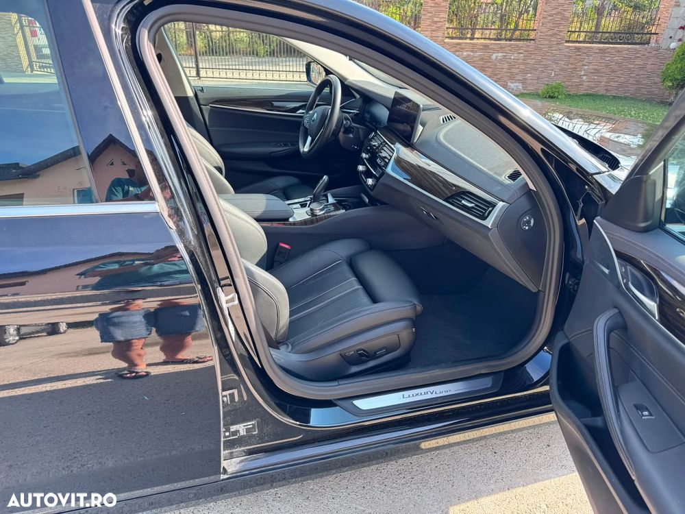 BMW Seria 5 530e Aut. Luxury Line - 10