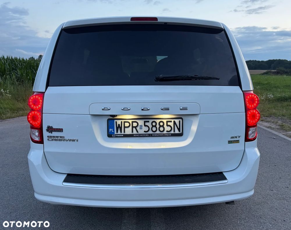 Dodge Grand Caravan - 8