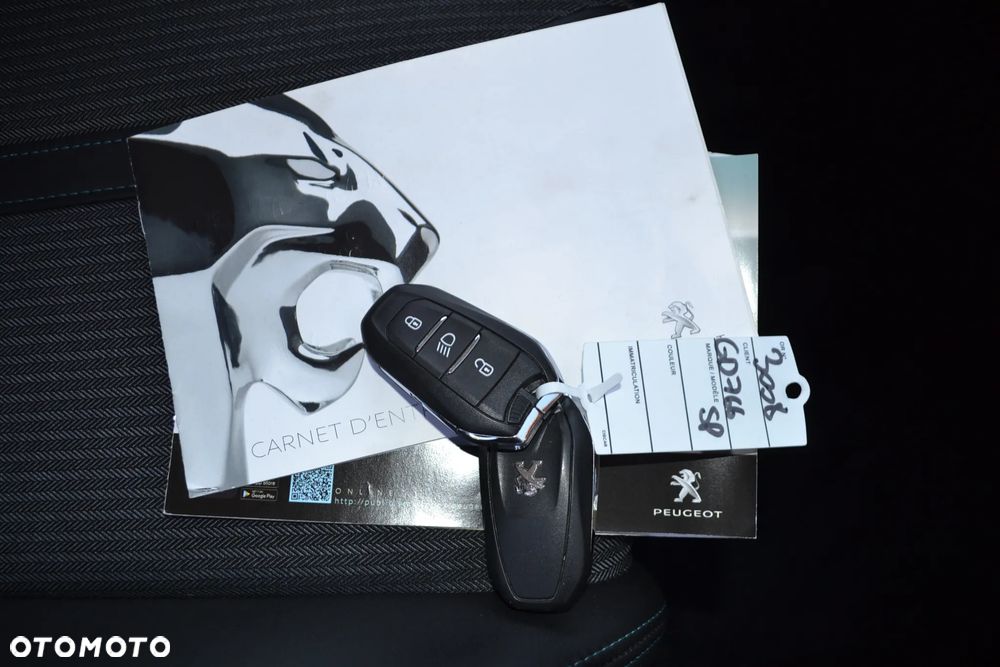 Peugeot 3008 1.6 PureTech Hybrid PHEV Allure S&S EAT8 - 10