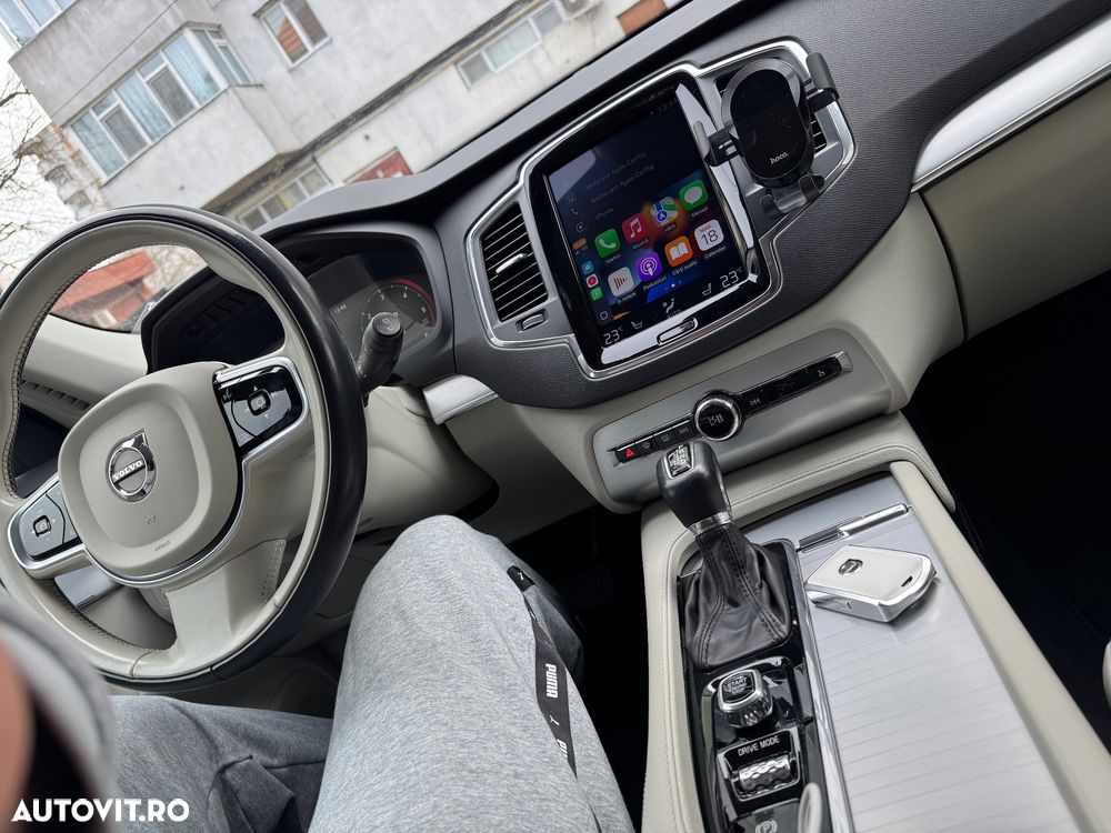 Volvo XC 90 D5 AWD Geartronic Momentum - 24