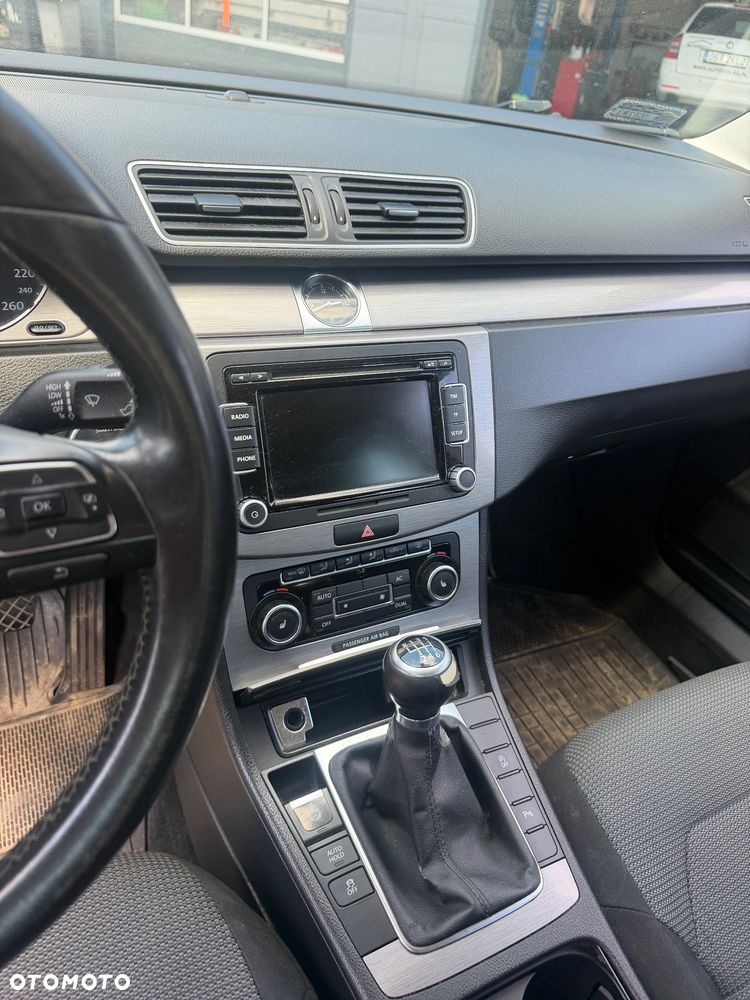 Volkswagen Passat 2.0 Blue TDI SCR Comfortline - 20
