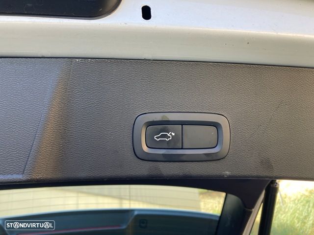 Volvo XC 40 T5 Twin Engine DKG Momentum Pro - 34