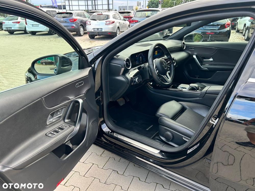 Mercedes-Benz Klasa A 200 7G-DCT - 19