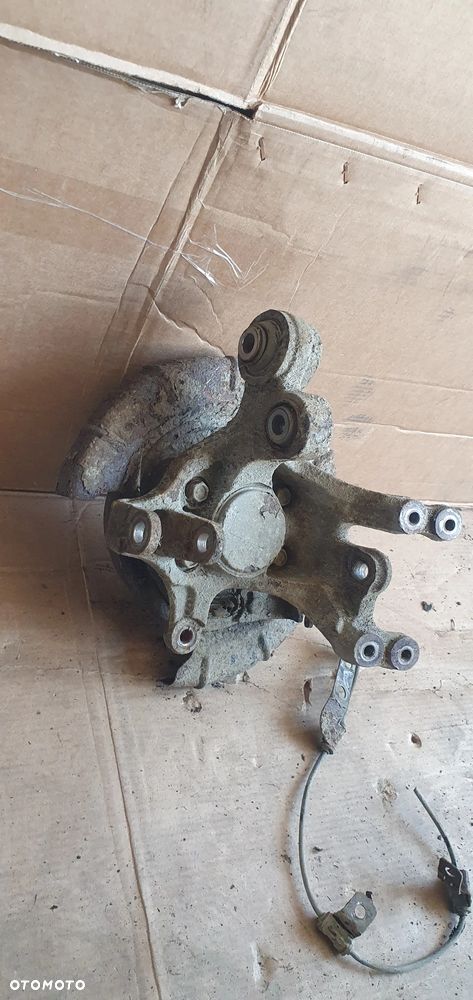 Zwrotnica piasta prawy tył tylna prawa Kia Sportage III 1.7 CRDI - 6