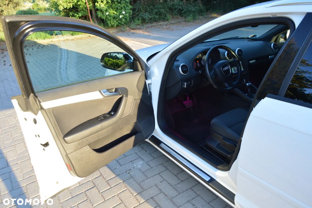 Audi A3 Sportback 2.0 TDI DPF S line Sportpaket - 10