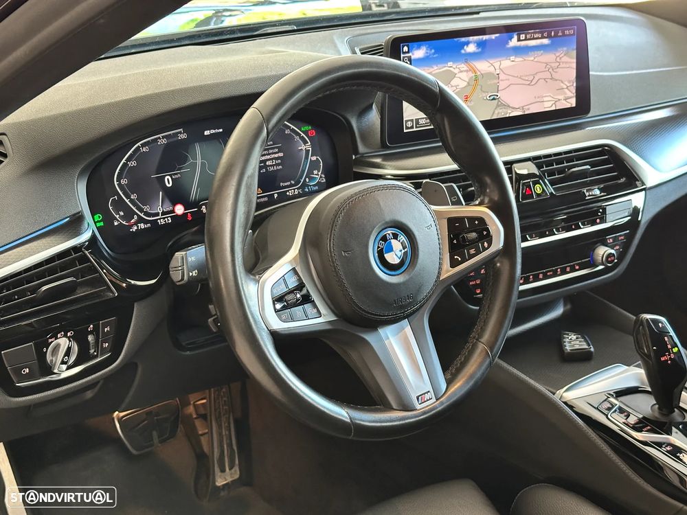 BMW 530 e Pack Desportivo M - 9