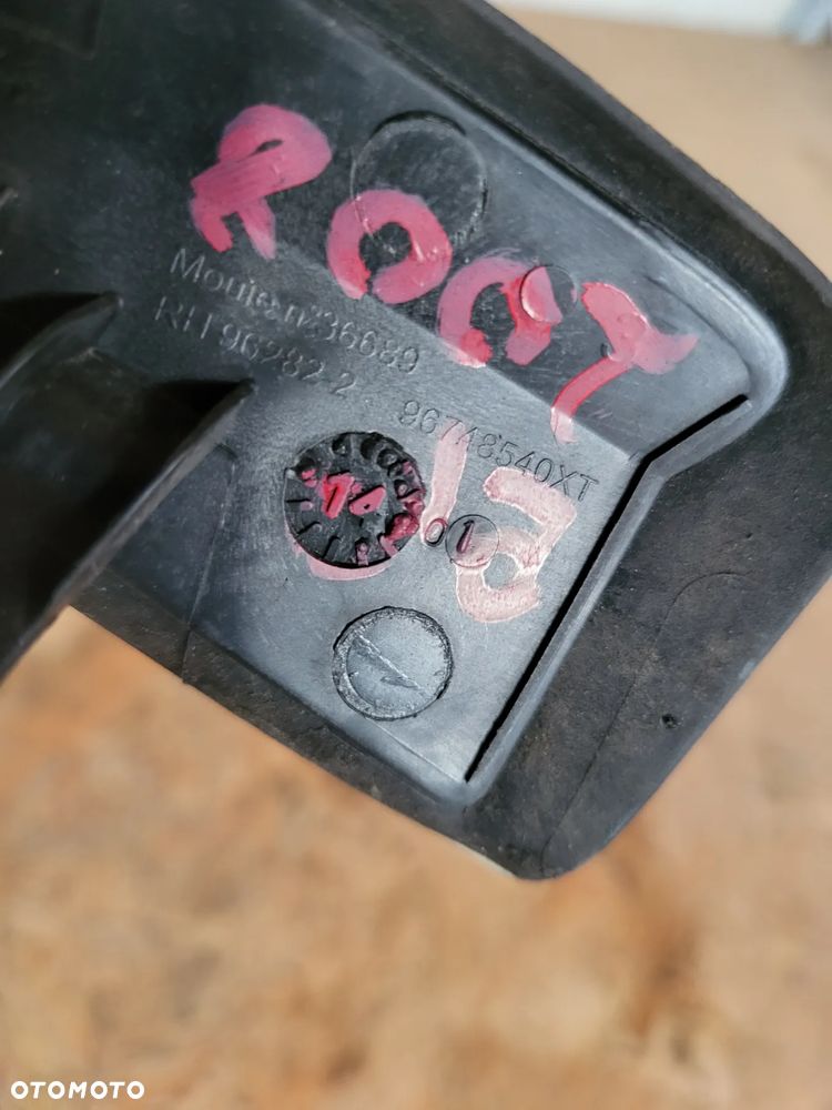 Zakończenie podszybia narożnik prawy Peugeot 208 2008 - 3