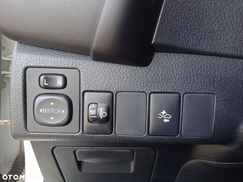 Toyota Corolla 1.4 D-4D Premium - 26