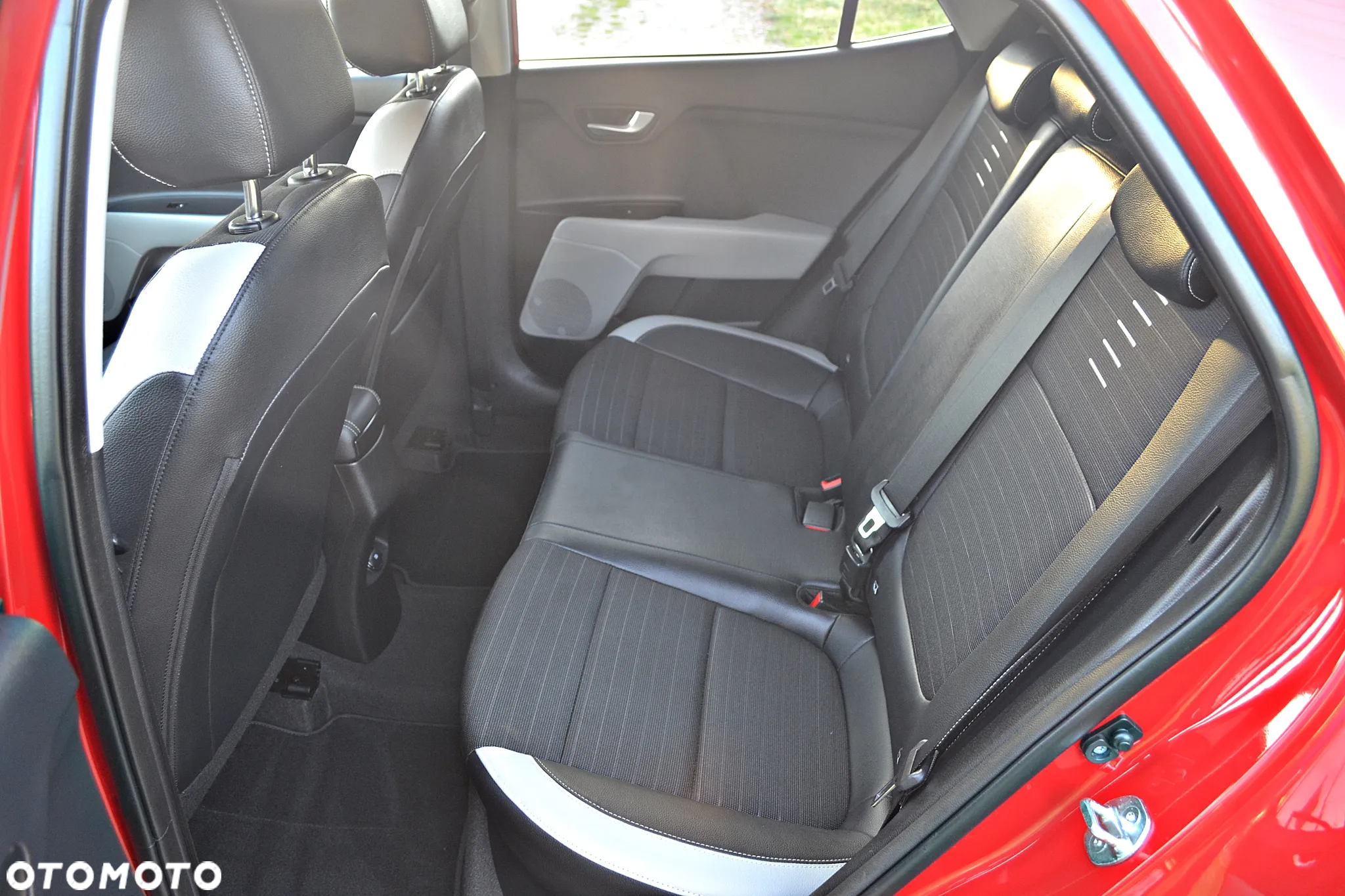 Kia Stonic 1.0 T-GDI 120 Spirit - 28