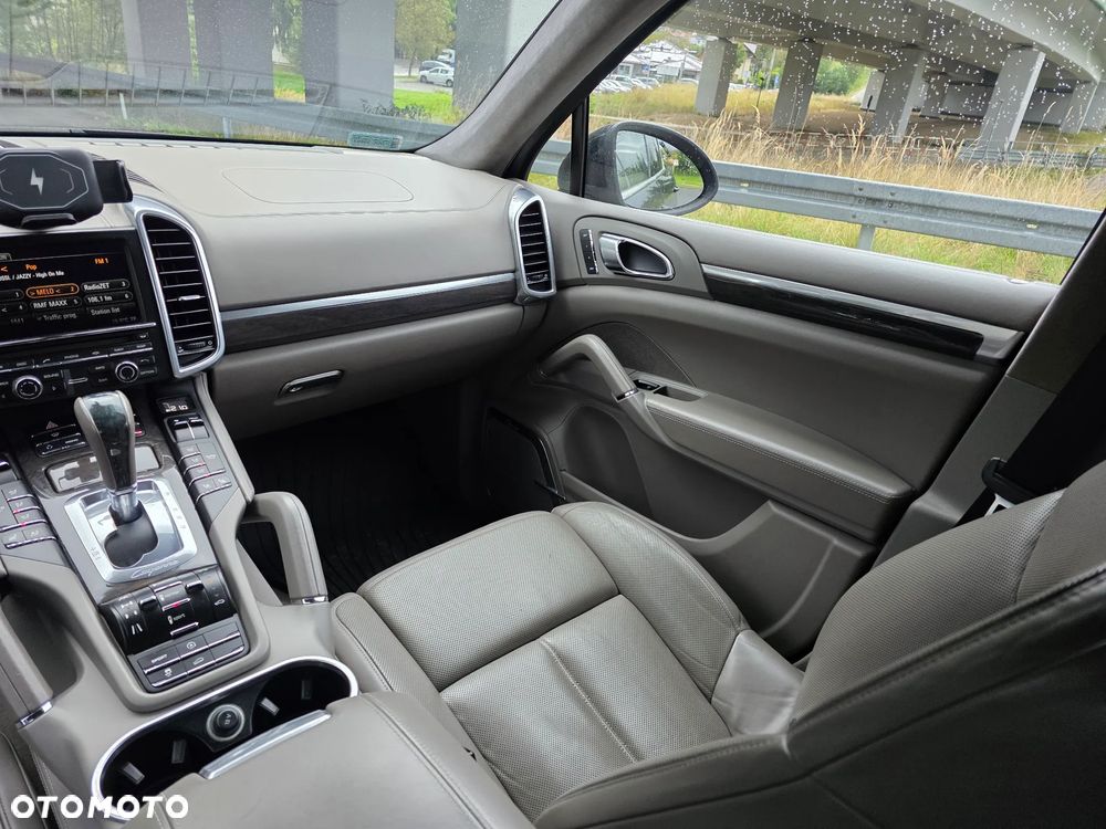 Porsche Cayenne - 13