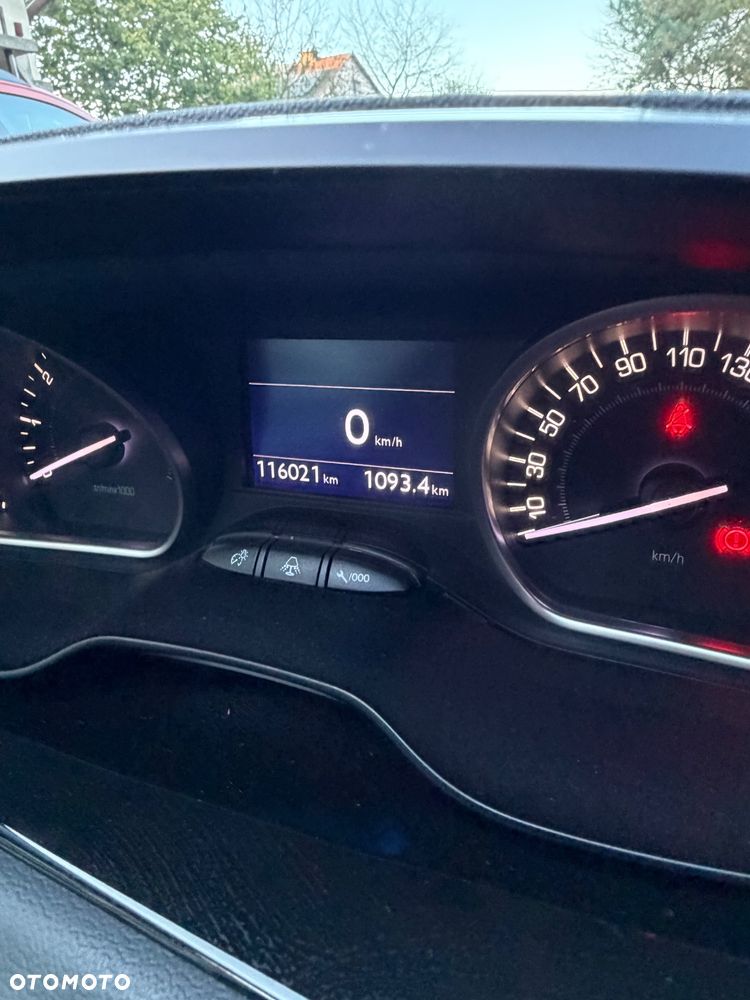 Peugeot 208 1.6 VTi Allure - 16