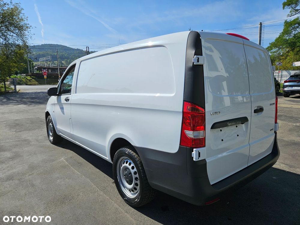Mercedes-Benz Vito 4x4 4matic automat rej.04 2023 long klima navi 3osobowy fvat23% - 10